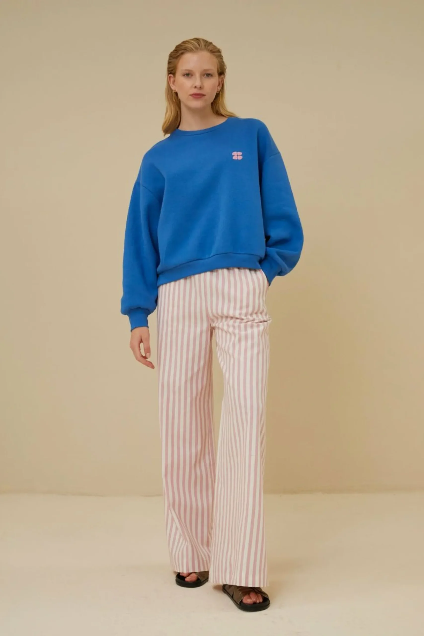 By bar Truien<Bibi Short Logo Sweater