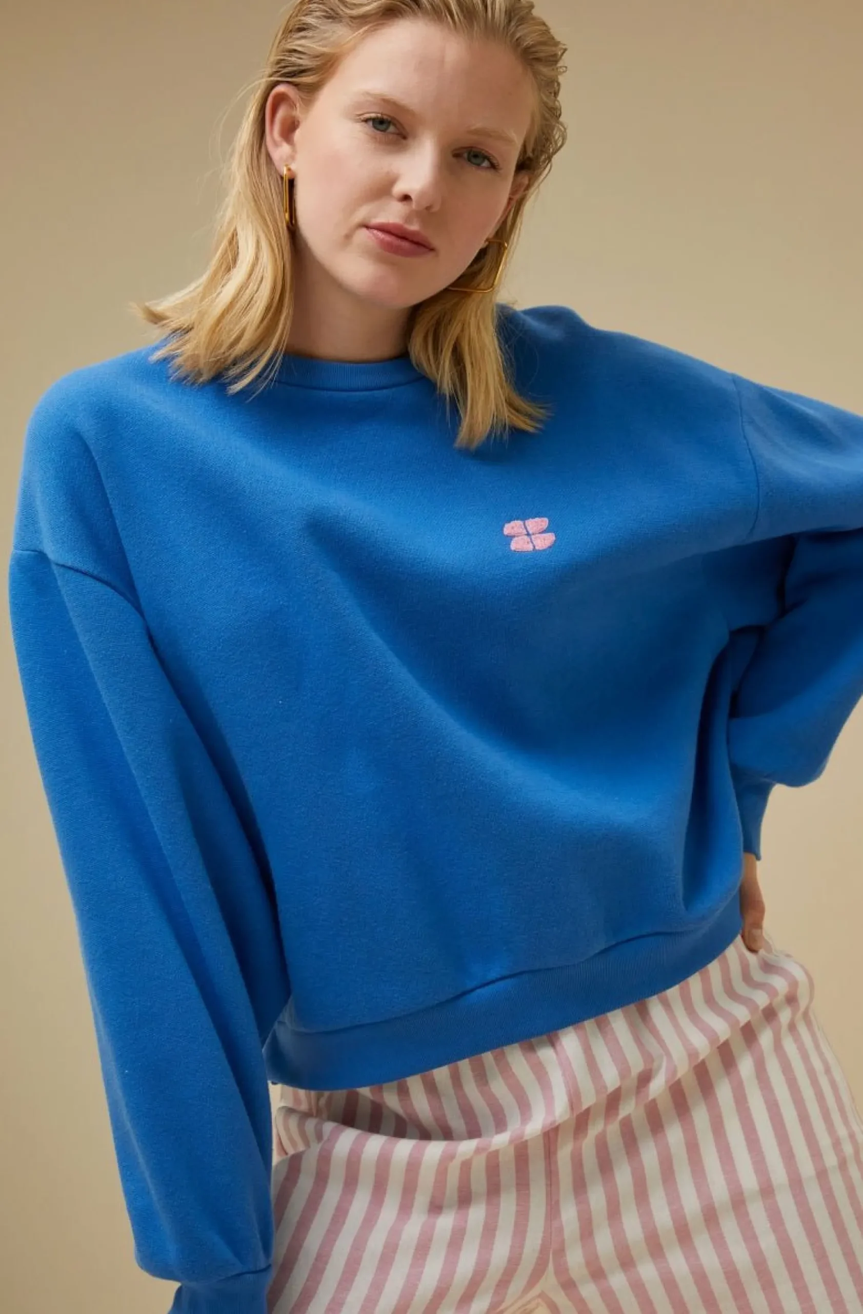 By bar Truien<Bibi Short Logo Sweater