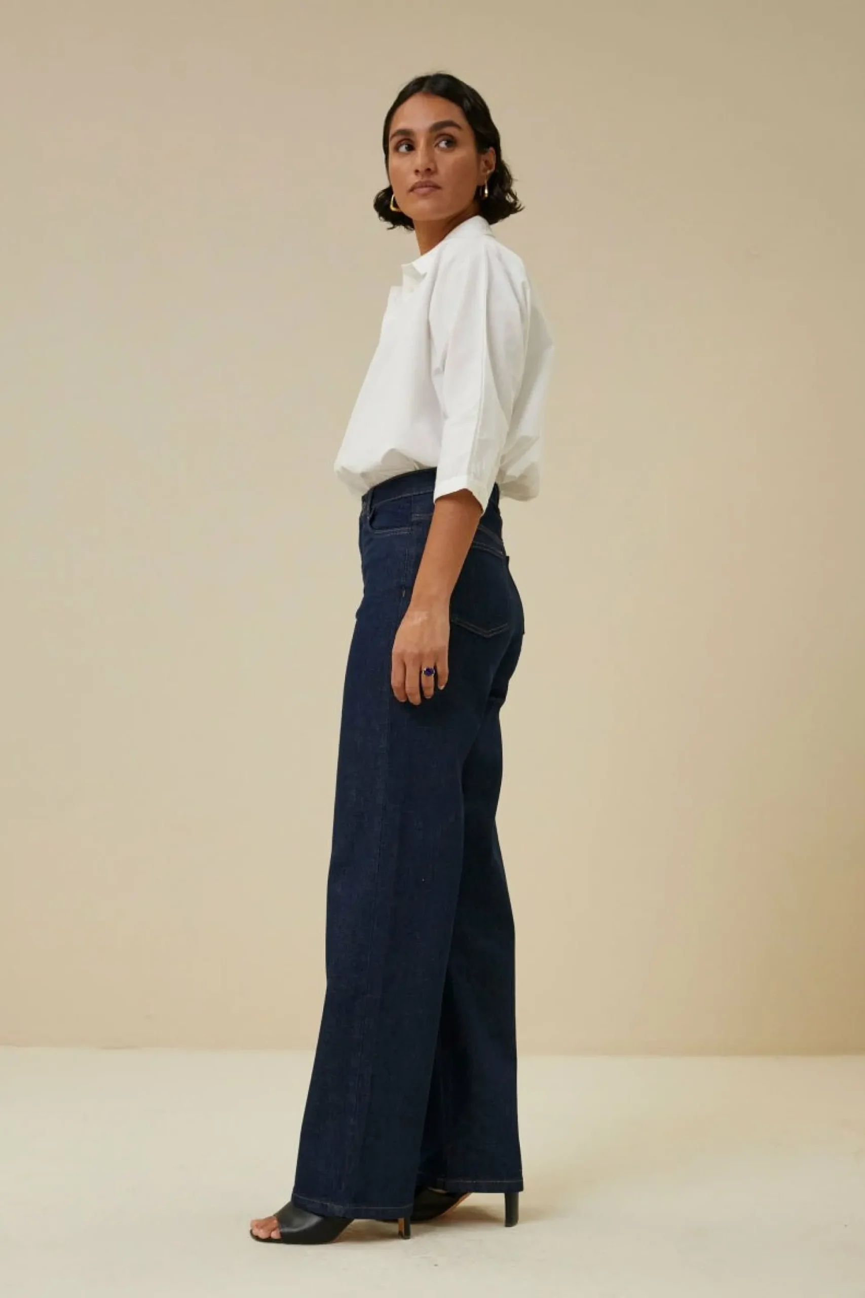 By bar Broeken<Lina Pant