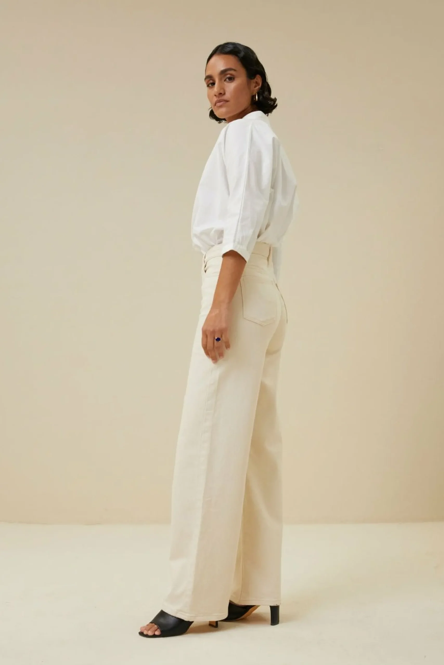 By bar Broeken<Lina Pant