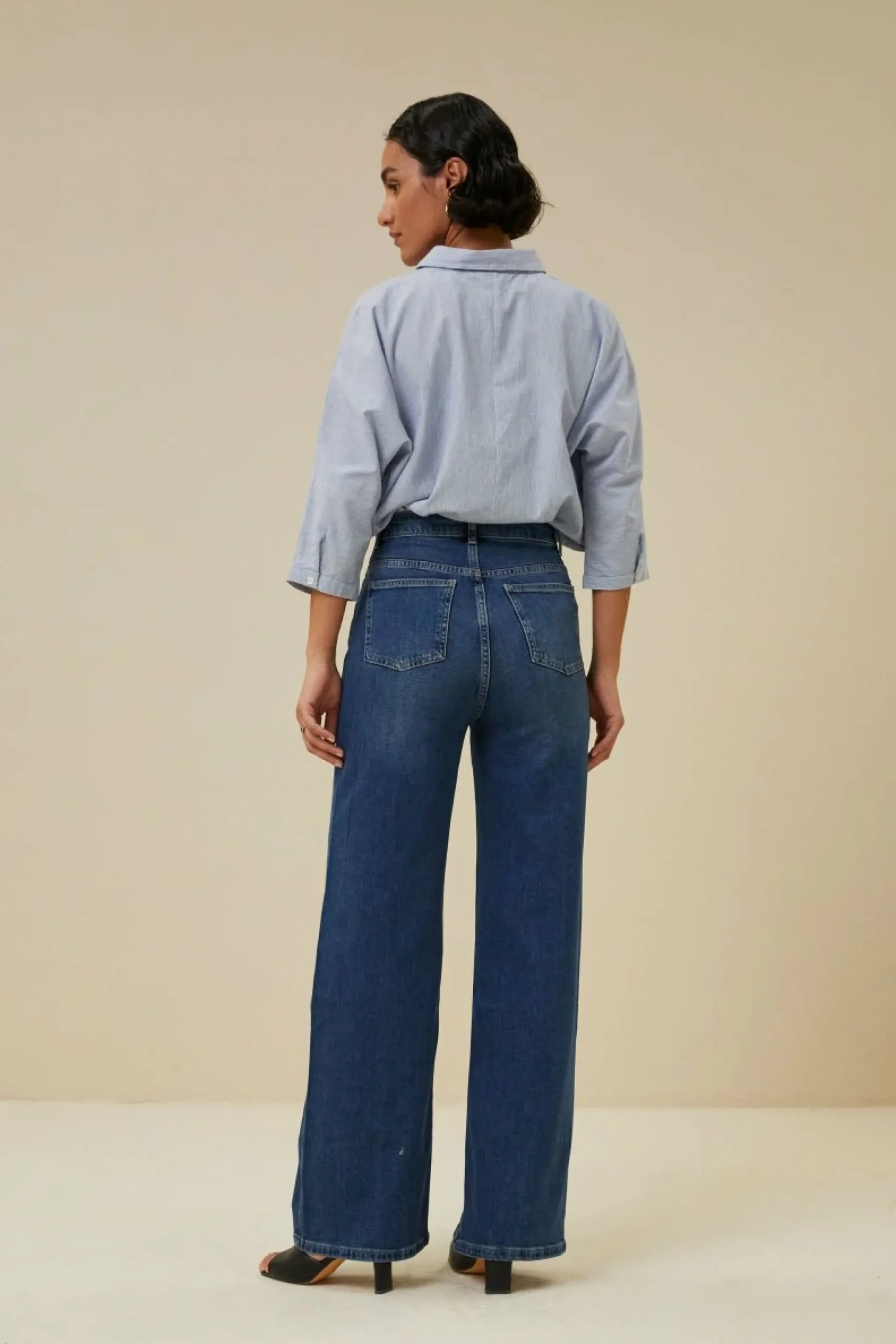 By bar Broeken<Lina Pant