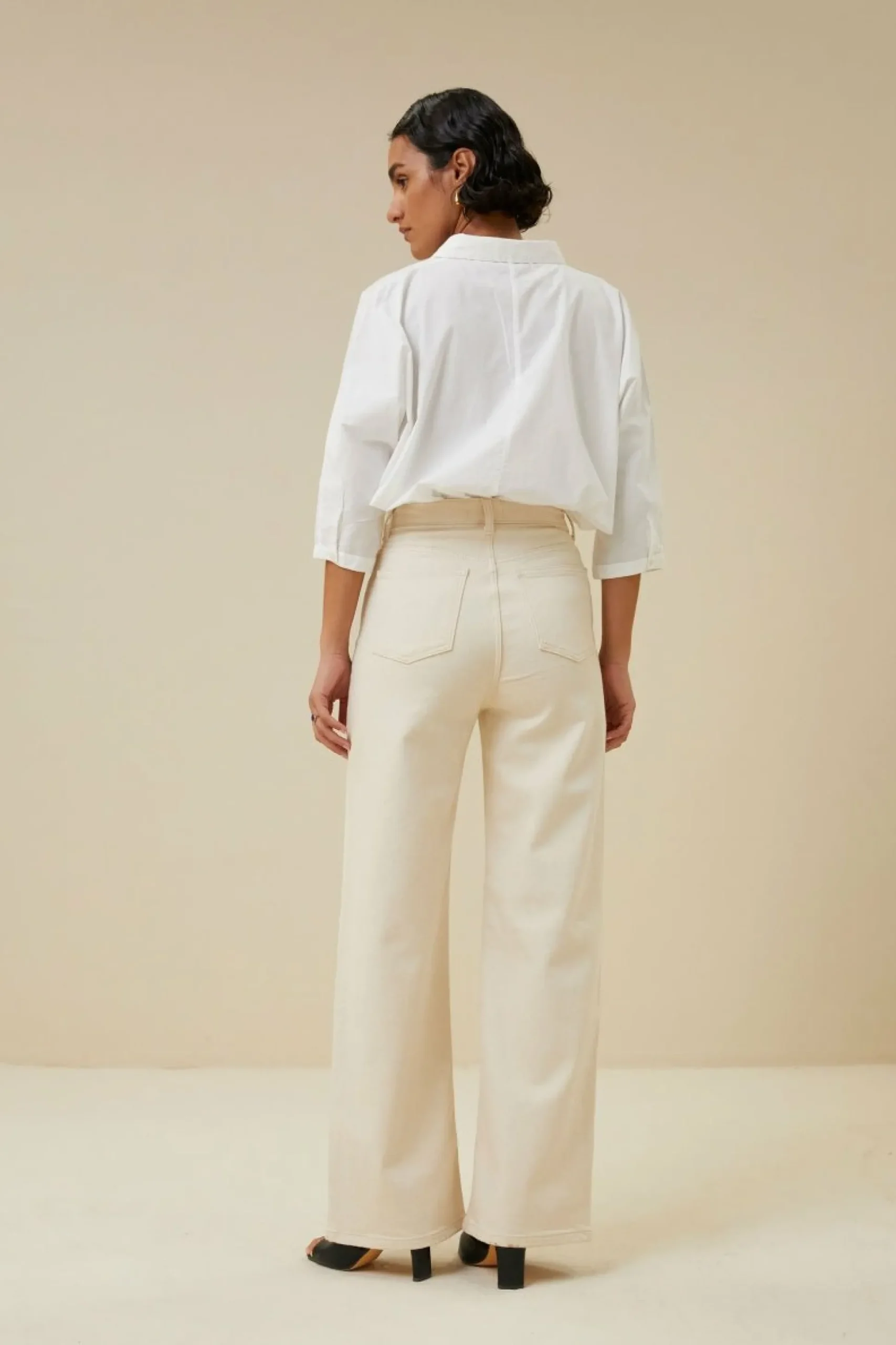 By bar Broeken<Lina Pant