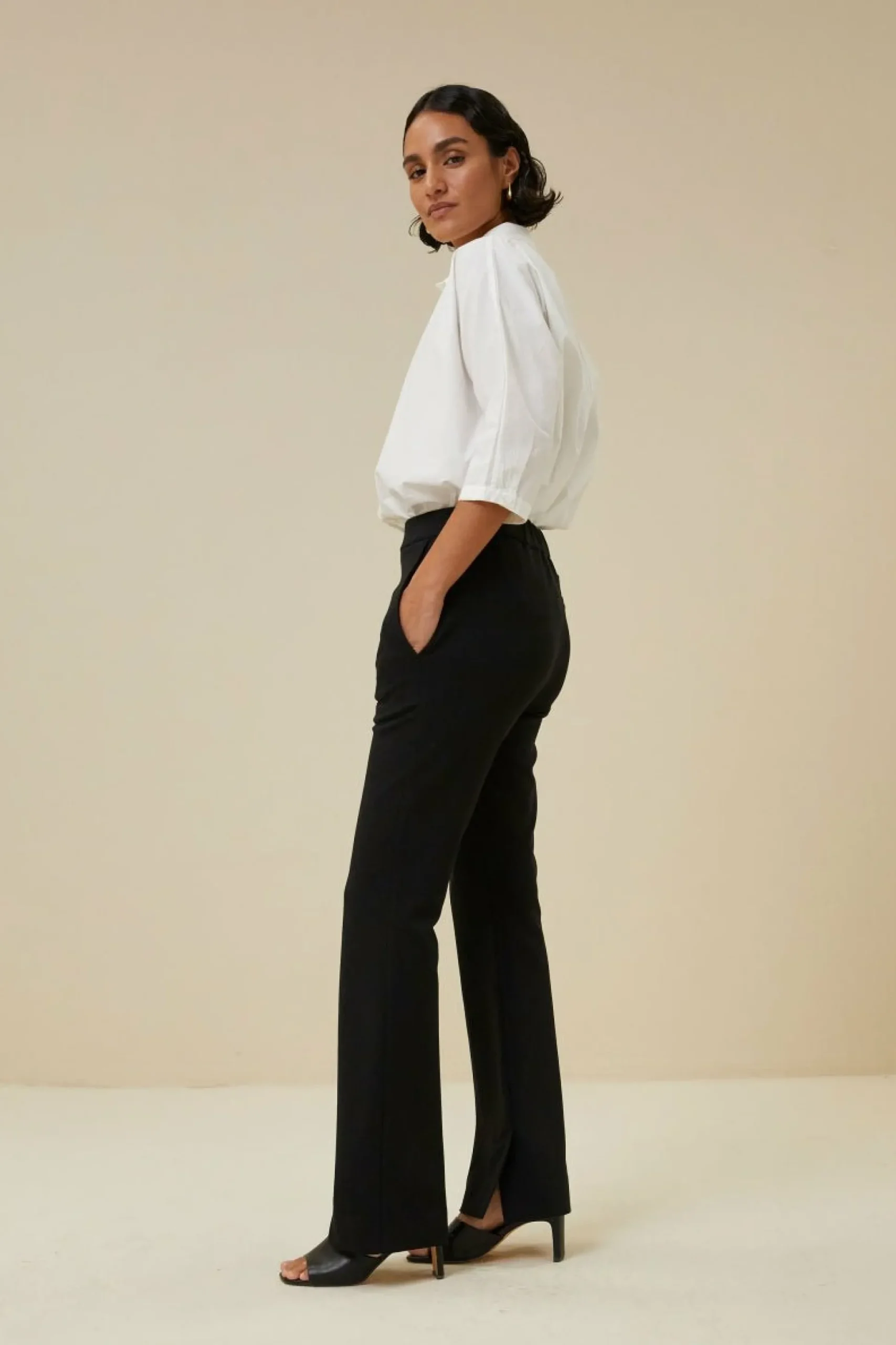 By bar Broeken<Lowie Pant