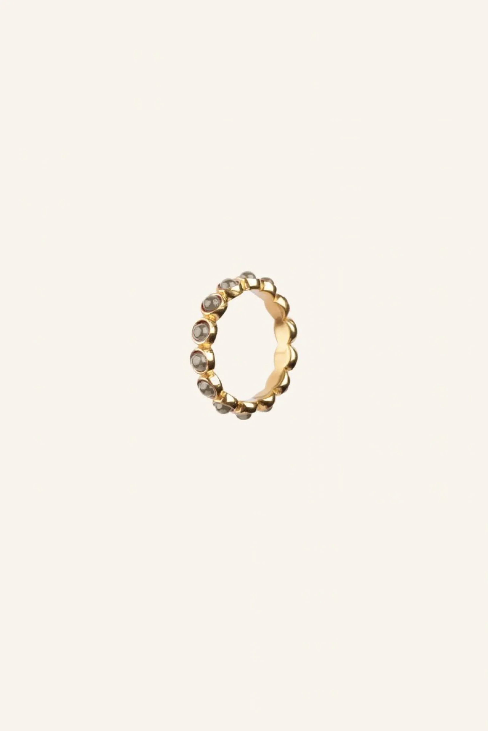 By bar Ringen<Noah Ring