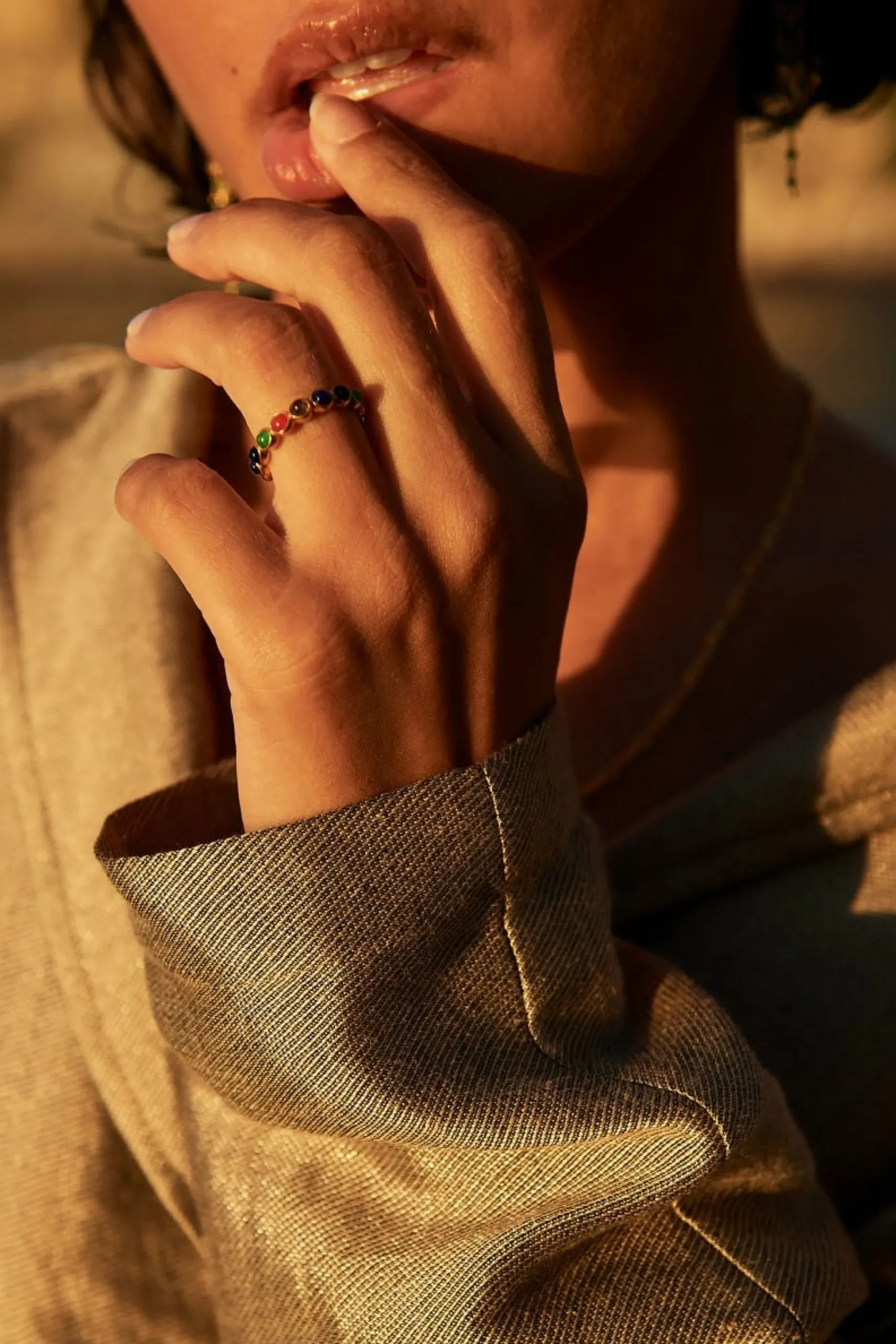 By bar Ringen<Noah Ring